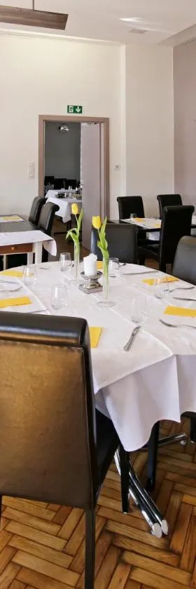 Hôtel Restaurant Au Coucou，位于皮尔韦尔桑的酒店