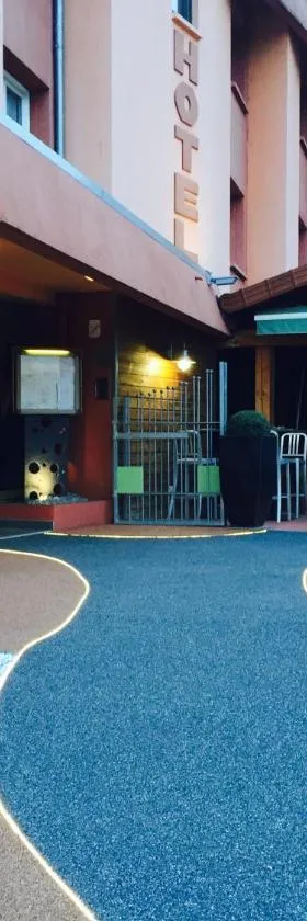 波赫尼香酒店，位于塔拉尔的酒店
