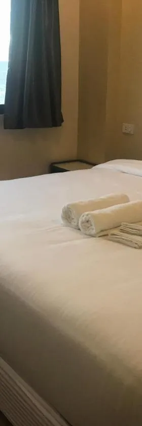 Babylon Oslob Coast Guesthouse，位于奥斯洛布的酒店