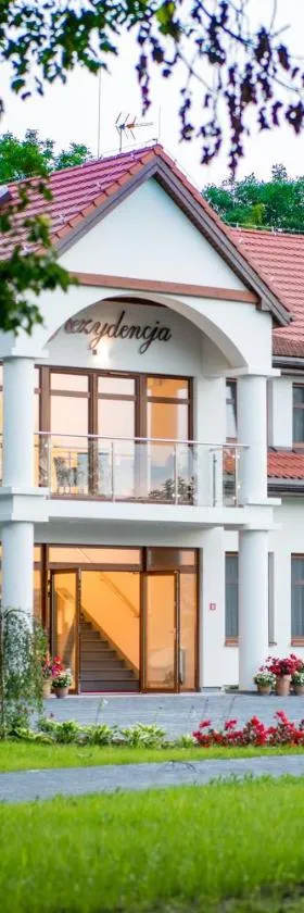 Rezydencja Dwór Polski，位于贝乌哈图夫的酒店