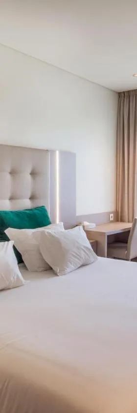 Oporto Airport & Business Hotel，位于马亚的酒店