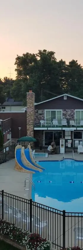 Black Hawk Motel & Suites，位于威斯康星戴尔的酒店