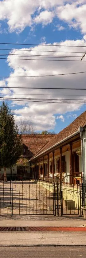 Noresa Étterem és Panzió，位于Szálka的酒店
