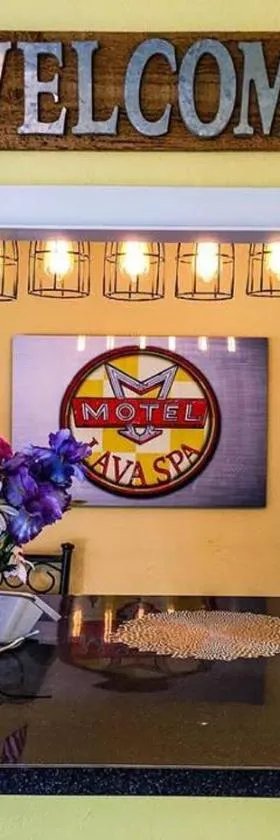 Lava Spa Motel & RV，位于熔岩温泉村的酒店