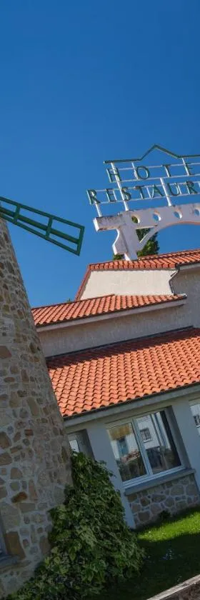 LOGIS Hôtel Le Moulin Des Gardelles，位于里永的酒店