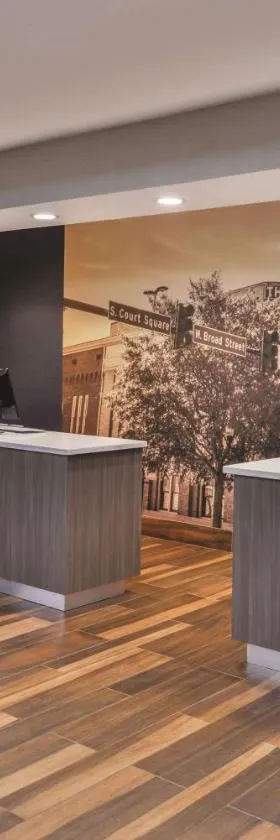 La Quinta by Wyndham Atlanta South - Newnan，位于纽南的酒店