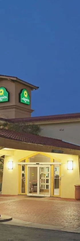 米德瓦尔索特雷克拉金塔旅馆，位于米德瓦尔的酒店