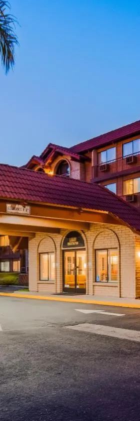 Lompoc Valley Inn and Suites，位于隆波克的酒店
