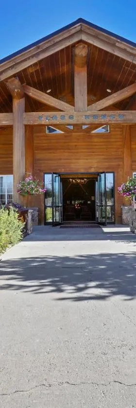 弗拉格牧场河源小木屋旅馆 ，位于莫兰的酒店