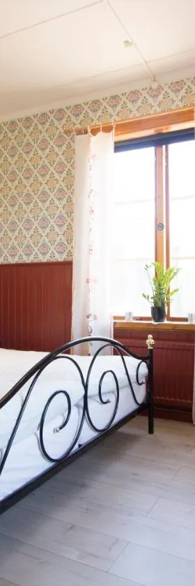 Prinsgården B&B rum stugor，位于莫拉的酒店