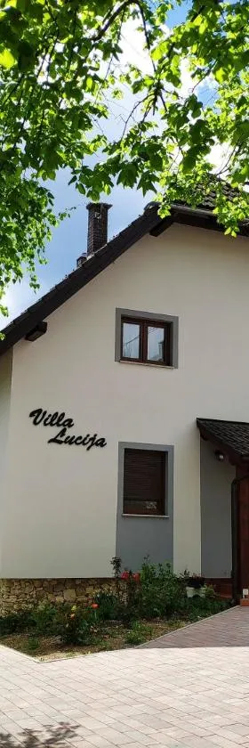 Villa Lucija，位于波利亚纳克的酒店