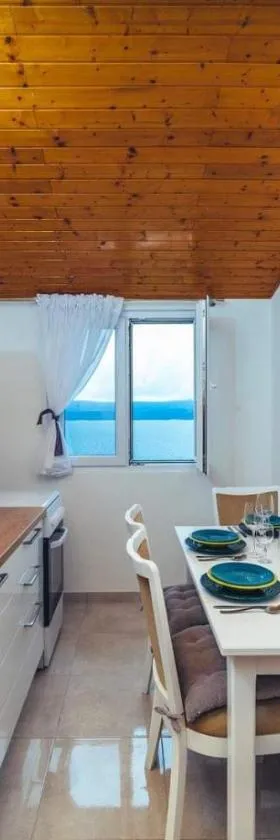 Apartments Juric，位于塞莱纳的酒店