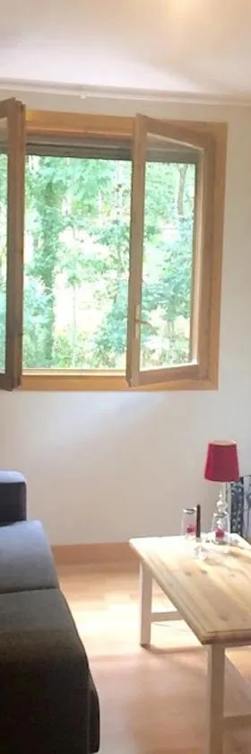 Arañones，位于坎弗兰克埃斯塔西翁的酒店