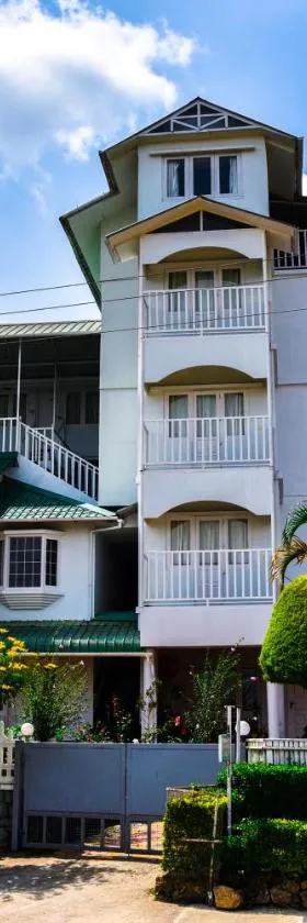 Lakezone Holiday Resort，位于钦纳卡纳的酒店