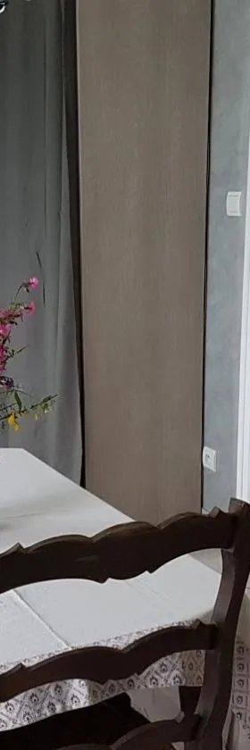 Petite maison au cœur du Berry，位于Culan的酒店