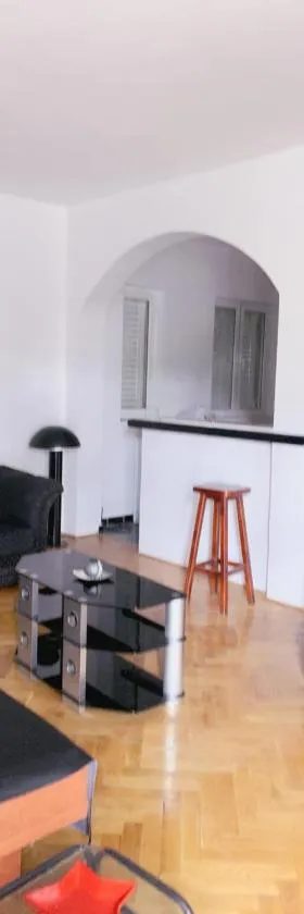 Hostel Holiday Cetinje，位于采蒂涅的酒店