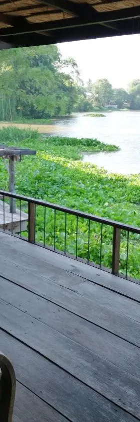 Rustic​ Charm​ Suphan​，位于Ban Tha Pong的酒店