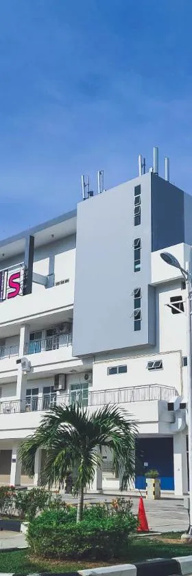Aman Hills Hotel，位于Kampong Timbunan的酒店