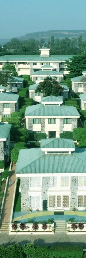 Fazlani Natures Nest - The Wellness Retreat，位于罗纳瓦拉的酒店
