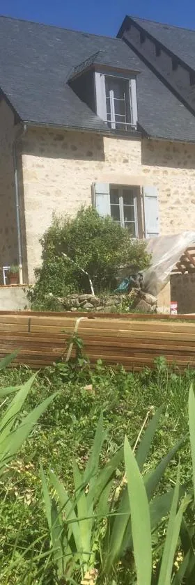 Le Dosne，位于Saint-Didier-sur-Arroux的酒店