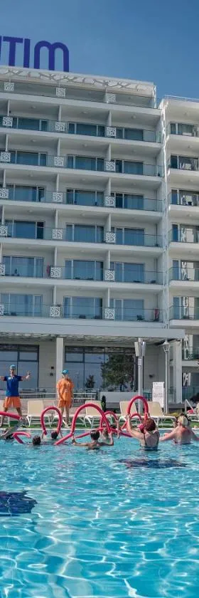 Maritim Hotel Paradise Blue，位于阿尔贝纳的酒店