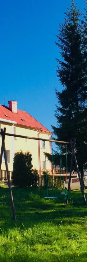 Pension Žacléřský Medvěd，位于扎茨莱日的酒店