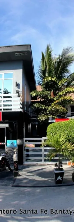 Micky Santoro Hotel & Restaurant，位于班塔延岛的酒店