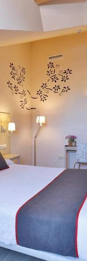 Hostal La Chata by Vivere Stays，位于拉·格兰哈·圣·伊尔德的酒店