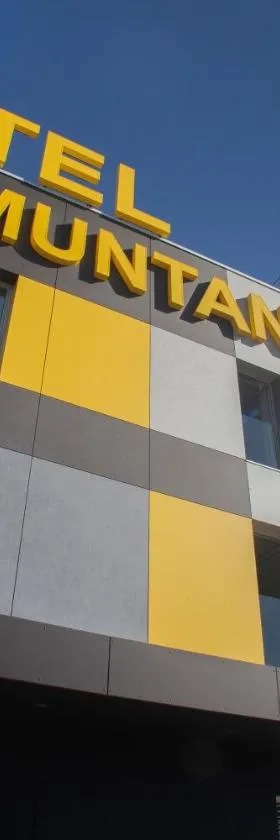 特拉姆恩塔纳酒店，位于拉洪克拉的酒店