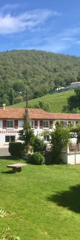 玛尼可热尼雅旅馆，位于圣艾蒂安德拜戈里的酒店