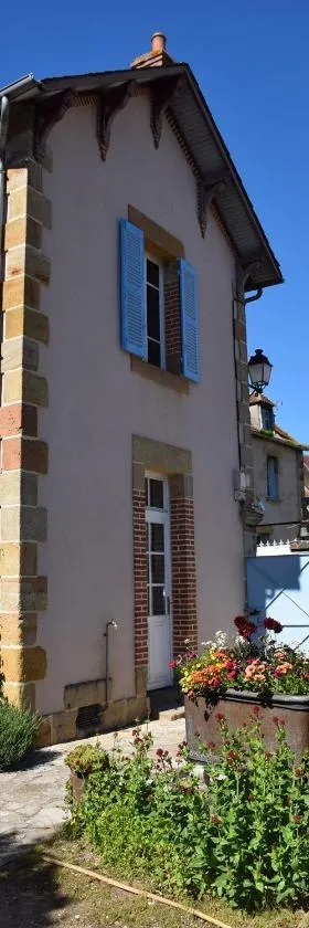 Le gîte clos Monade，位于Souvigny的酒店