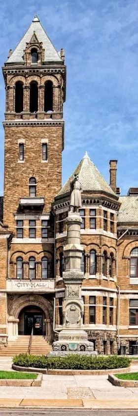 City Hall Grand Hotel，位于威廉波特的酒店