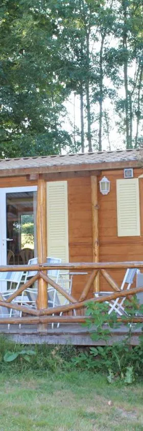 Camping la Chevauchée，位于Bussière-Dunoise的酒店