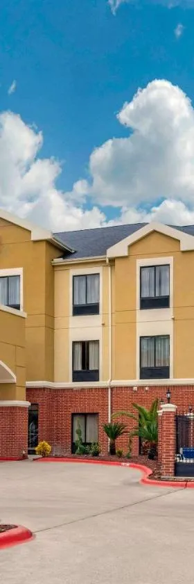 Comfort Inn & Suites Port Arthur-Port Neches，位于亚瑟港的酒店