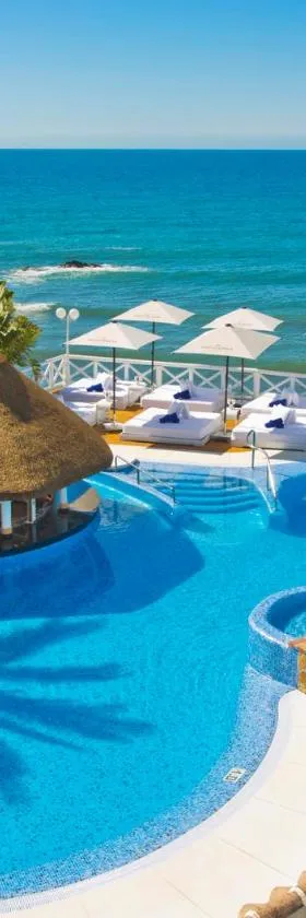 El Oceano Beach Hotel Adults only recommended，位于卡拉德米哈斯的酒店