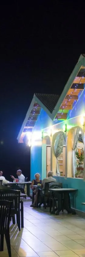 Sunset Bay Club All Inclusive，位于Colihaut的酒店