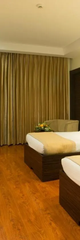 Hyphen Premier-Business Hotel，位于密拉特的酒店