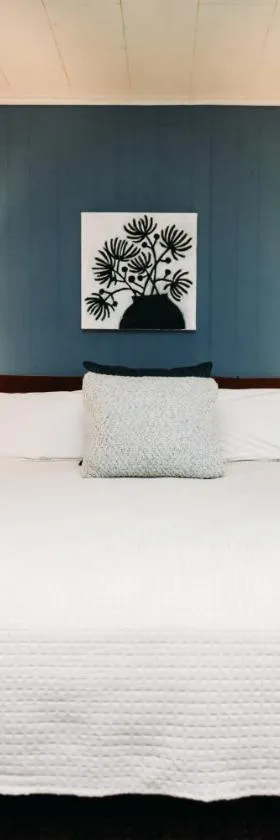 Rainbow Mountain Resort - LGBTQ Friendly，位于东斯特劳兹堡的酒店