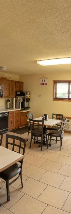 Knights Inn - Chanute，位于Chanute的酒店