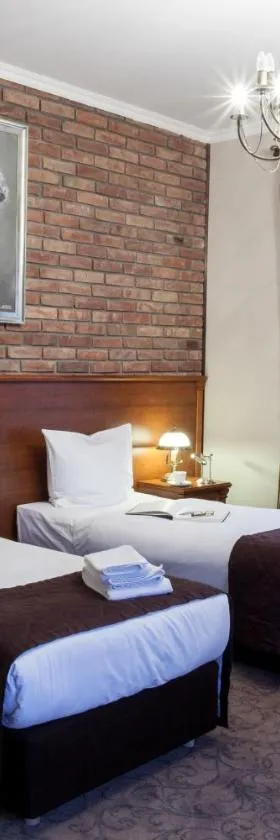 Trzy Korony Boutique Hotel&SPA Piwne，位于普瓦维的酒店