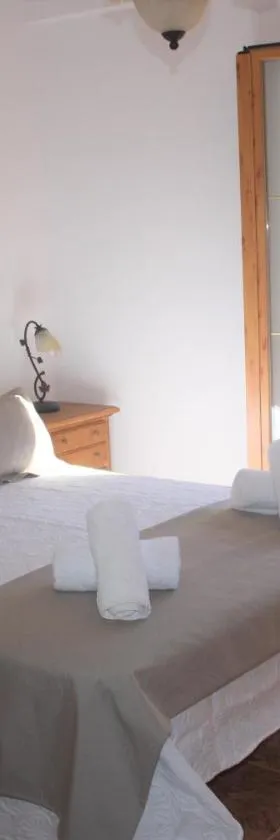 Casa Rural Arenal，位于Torrijo de la Cañada的酒店