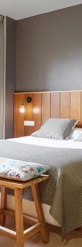 Hotel Iriguibel Huarte Pamplona，位于华尔特的酒店