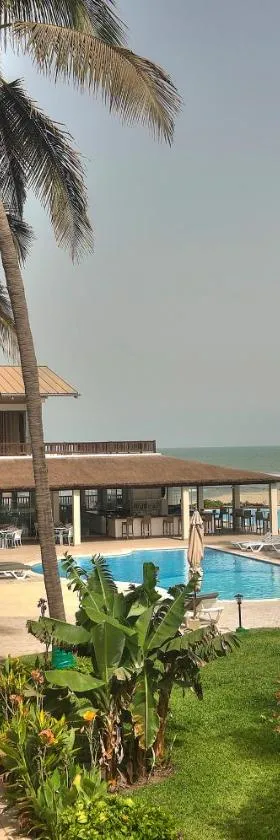 Sunset Beach Hotel，位于Sere Kunda NDing的酒店