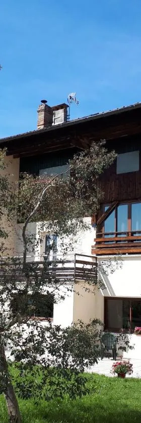 诺也莱耶住宿加早餐旅馆，位于Izeron的酒店