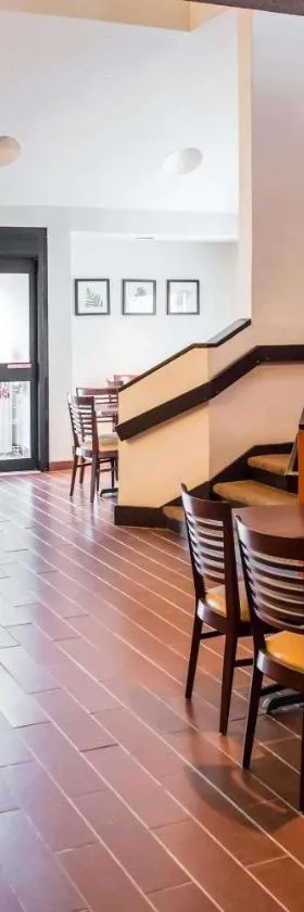Quality Inn Bridgeport-Clarksburg，位于布里奇波特的酒店