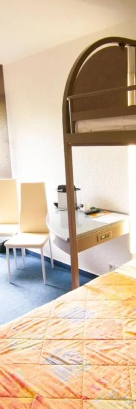 EGG HOTEL - HOTEL LES GENS DE MER Dieppe，位于迪耶普的酒店
