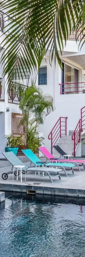 Hôtel Villa Les Orchidées，位于阿姆巴托洛阿卡的酒店