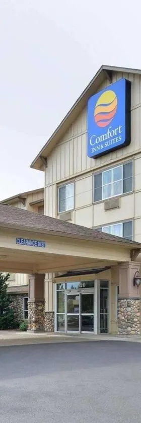 Comfort Inn & Suites McMinnville Wine Country，位于麦克明维尔的酒店