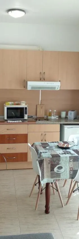 Estudio en el centro 0，位于雷乌斯的酒店