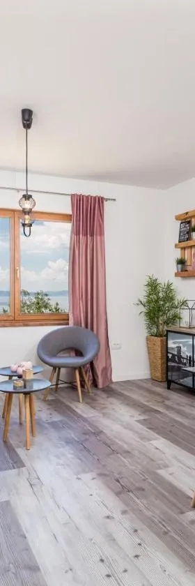 Fara apartment，位于克拉列维察的酒店